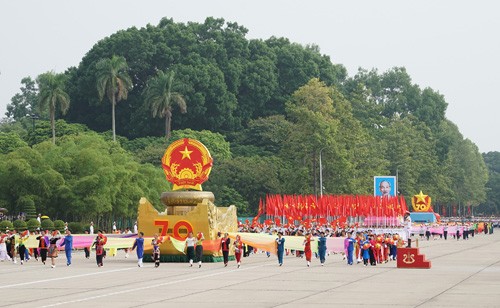 Мировые лидеры поздравили Вьетнам с Днем независимости - ảnh 1